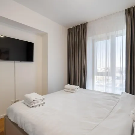 Aviatiei Sky Horizon Apartment
