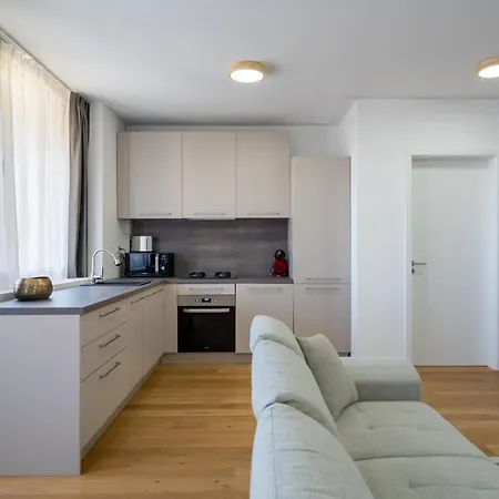 Aviatiei Sky Horizon Apartment *