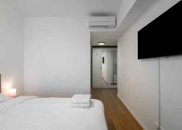 Aviatiei Sky Horizon Apartment