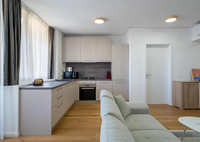 Aviatiei Sky Horizon Apartament *